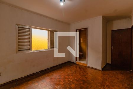 Casa à venda com 600m², 3 quartos e 3 vagas Casa à venda com 600m², 3 quartos e 3 vagasQuarto 2