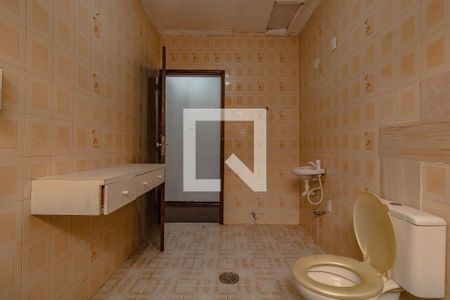 Casa à venda com 600m², 3 quartos e 3 vagas Casa à venda com 600m², 3 quartos e 3 vagasBanheiro