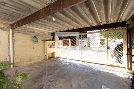 Casa à venda com 180m², 3 quartos e 2 vagas Casa à venda com 180m², 3 quartos e 2 vagasGaragem