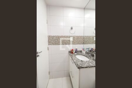 Apartamento à venda com 64m², 2 quartos e 1 vaga Apartamento à venda com 64m², 2 quartos e 1 vagaBanheiro da Suíte