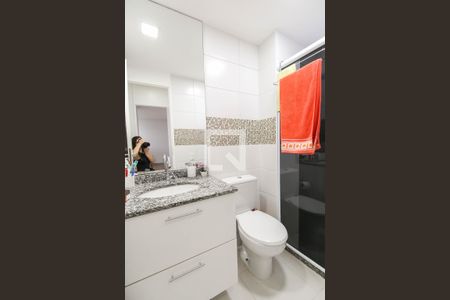 Apartamento à venda com 64m², 2 quartos e 1 vaga Apartamento à venda com 64m², 2 quartos e 1 vagaBanheiro da Suíte