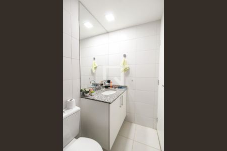Apartamento à venda com 64m², 2 quartos e 1 vaga Apartamento à venda com 64m², 2 quartos e 1 vagaBanheiro