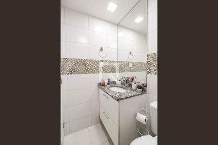 Apartamento à venda com 64m², 2 quartos e 1 vaga Apartamento à venda com 64m², 2 quartos e 1 vagaBanheiro da Suíte