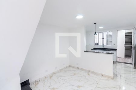 Sala de casa de condomínio para alugar com 2 quartos, 50m² em Vila Rio Branco, São Paulo