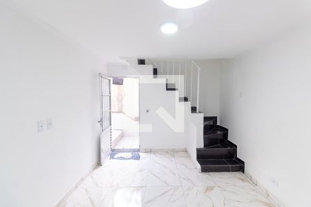 Sala de casa de condomínio para alugar com 2 quartos, 50m² em Vila Rio Branco, São Paulo