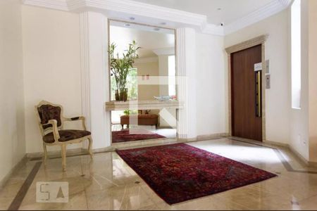 Apartamento à venda com 170m², 3 quartos e 2 vagas Apartamento à venda com 170m², 3 quartos e 2 vagasEntrada