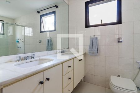 Apartamento à venda com 170m², 3 quartos e 2 vagasBanheiro da suíte