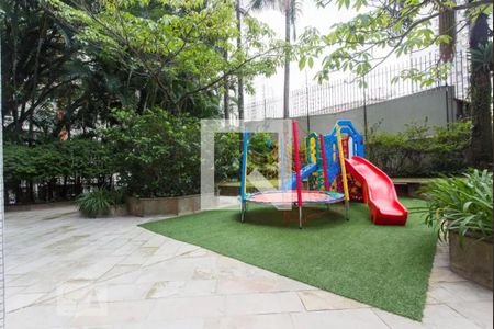 Apartamento à venda com 170m², 3 quartos e 2 vagas Apartamento à venda com 170m², 3 quartos e 2 vagasPlayground