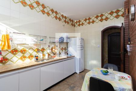 Apartamento à venda com 180m², 4 quartos e 2 vagas Apartamento à venda com 180m², 4 quartos e 2 vagasCozinha