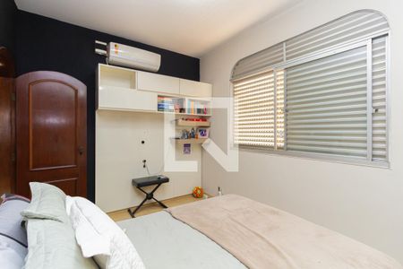 Apartamento à venda com 180m², 4 quartos e 2 vagas Apartamento à venda com 180m², 4 quartos e 2 vagasQuarto 2