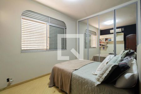 Apartamento à venda com 180m², 4 quartos e 2 vagas Apartamento à venda com 180m², 4 quartos e 2 vagasQuarto 2