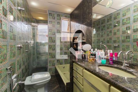 Apartamento à venda com 180m², 4 quartos e 2 vagas Apartamento à venda com 180m², 4 quartos e 2 vagasBanheiro