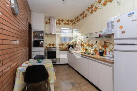 Apartamento à venda com 180m², 4 quartos e 2 vagas Apartamento à venda com 180m², 4 quartos e 2 vagasCozinha