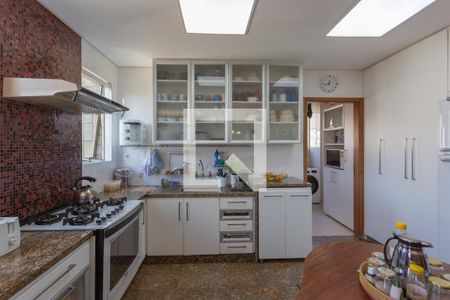 Apartamento à venda com 240m², 4 quartos e 2 vagasCozinha