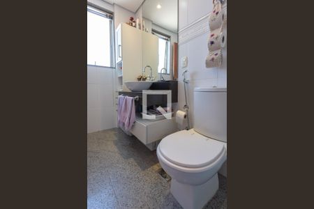 Apartamento à venda com 240m², 4 quartos e 2 vagasBanheiro da Suíte