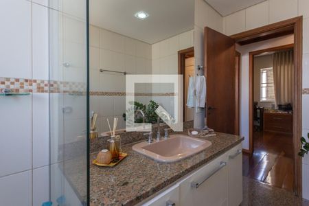 Apartamento à venda com 240m², 4 quartos e 2 vagasBanheiro
