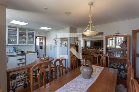 Apartamento à venda com 240m², 4 quartos e 2 vagasCozinha