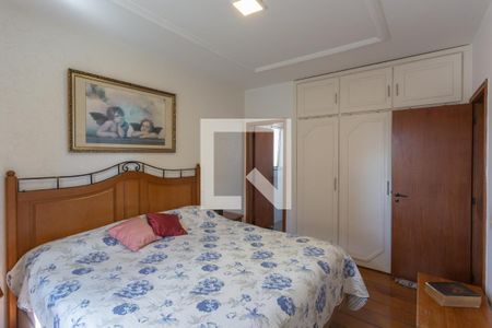 Apartamento à venda com 240m², 4 quartos e 2 vagasQuarto 4 - Suíte