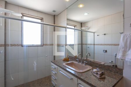 Apartamento à venda com 240m², 4 quartos e 2 vagasBanheiro