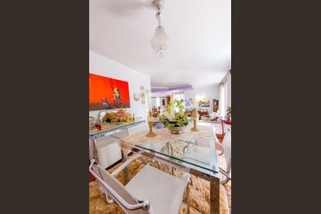 Casa à venda com 425m², 4 quartos e 4 vagasSala 2