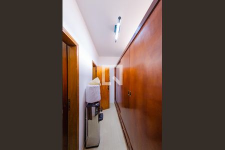 Casa à venda com 425m², 4 quartos e 4 vagasCloset