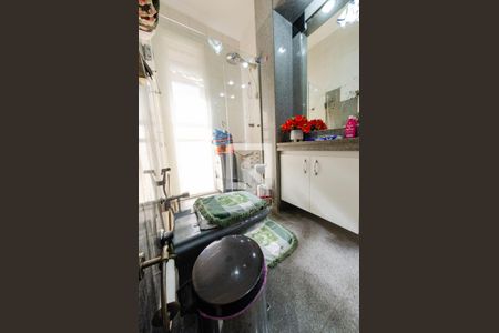 Casa à venda com 425m², 4 quartos e 4 vagasBanheiro suíte 2