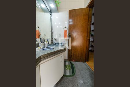 Casa à venda com 425m², 4 quartos e 4 vagasBanheiro suíte 2