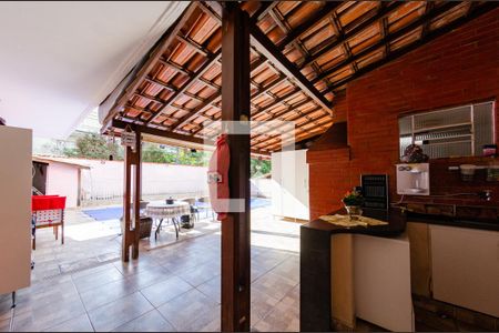 Casa à venda com 425m², 4 quartos e 4 vagasÁrea externa