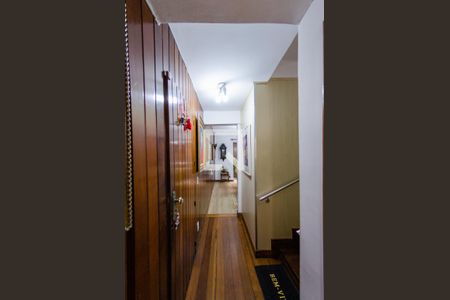 Casa à venda com 425m², 4 quartos e 4 vagasCorredor