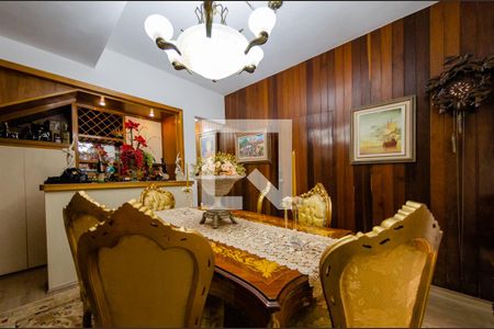 Casa à venda com 425m², 4 quartos e 4 vagasSala de jantar