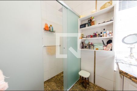 Casa à venda com 425m², 4 quartos e 4 vagasBanheiro