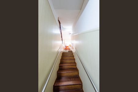 Casa à venda com 425m², 4 quartos e 4 vagasEscada