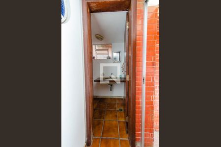 Casa à venda com 425m², 4 quartos e 4 vagasBanheiro de serviço