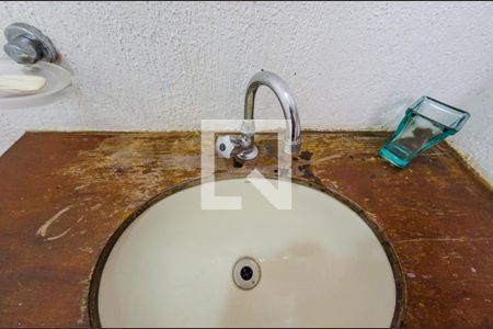 Casa à venda com 425m², 4 quartos e 4 vagasBanheiro de serviço