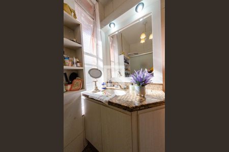 Casa à venda com 425m², 4 quartos e 4 vagasBanheiro