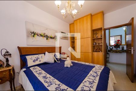 Casa à venda com 425m², 4 quartos e 4 vagasSuíte 1