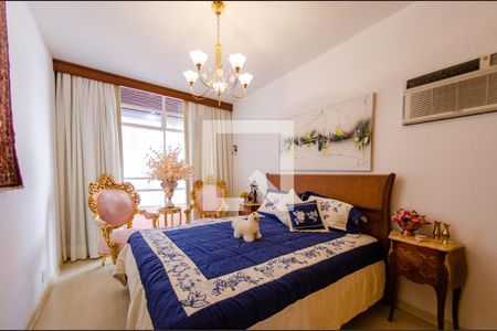 Casa à venda com 425m², 4 quartos e 4 vagasSuíte 1