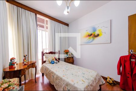 Casa à venda com 425m², 4 quartos e 4 vagasQuarto 2