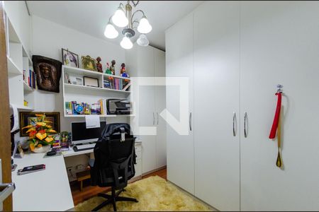 Casa à venda com 425m², 4 quartos e 4 vagasEscritório