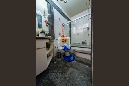 Casa à venda com 425m², 4 quartos e 4 vagasBanheiro suíte 1