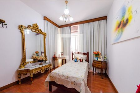 Casa à venda com 425m², 4 quartos e 4 vagasQuarto 2