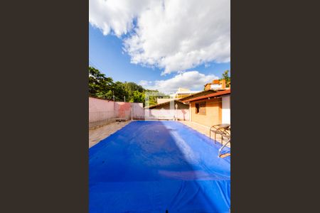 Casa à venda com 425m², 4 quartos e 4 vagasPiscina