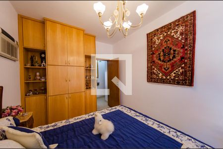 Casa à venda com 425m², 4 quartos e 4 vagasSuíte 1