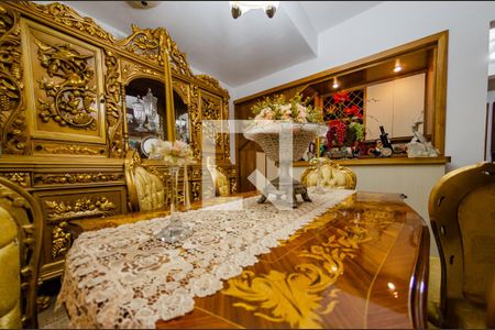 Casa à venda com 425m², 4 quartos e 4 vagasSala de jantar