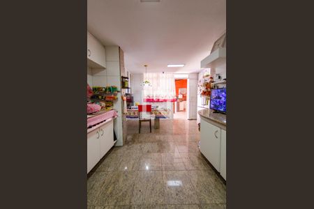 Casa à venda com 425m², 4 quartos e 4 vagasCozinha