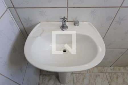 Banheiro de casa para alugar com 1 quarto, 40m² em Vila Santa Maria, São Paulo