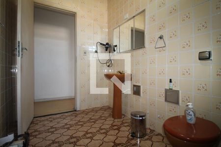 Casa à venda com 196m², 3 quartos e 4 vagasBanheiro