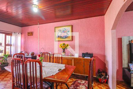 Casa à venda com 378m², 4 quartos e 2 vagasSala