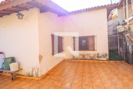 Casa à venda com 378m², 4 quartos e 2 vagasQuintal