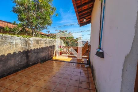 Casa à venda com 378m², 4 quartos e 2 vagasQuintal